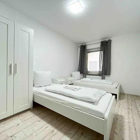 Lap101 - Grosse Moderne Monteurwohnung Uebergangswohnung Lappersdorf (Regensburg)