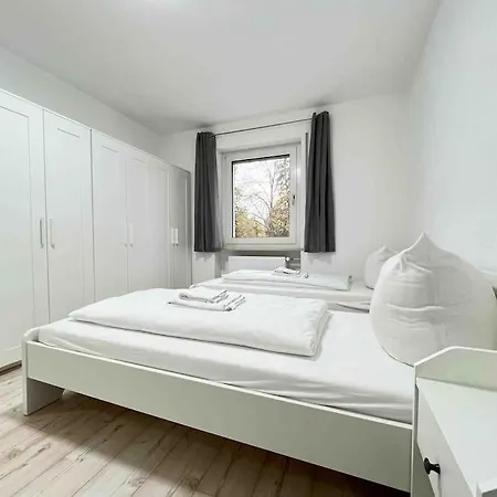 Lap101 - Grosse Moderne Monteurwohnung Uebergangswohnung * Lappersdorf (Regensburg)