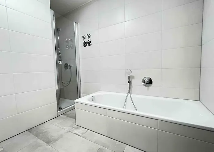 Lap101 - Grosse Moderne Monteurwohnung Uebergangswohnung * Lappersdorf (Regensburg)